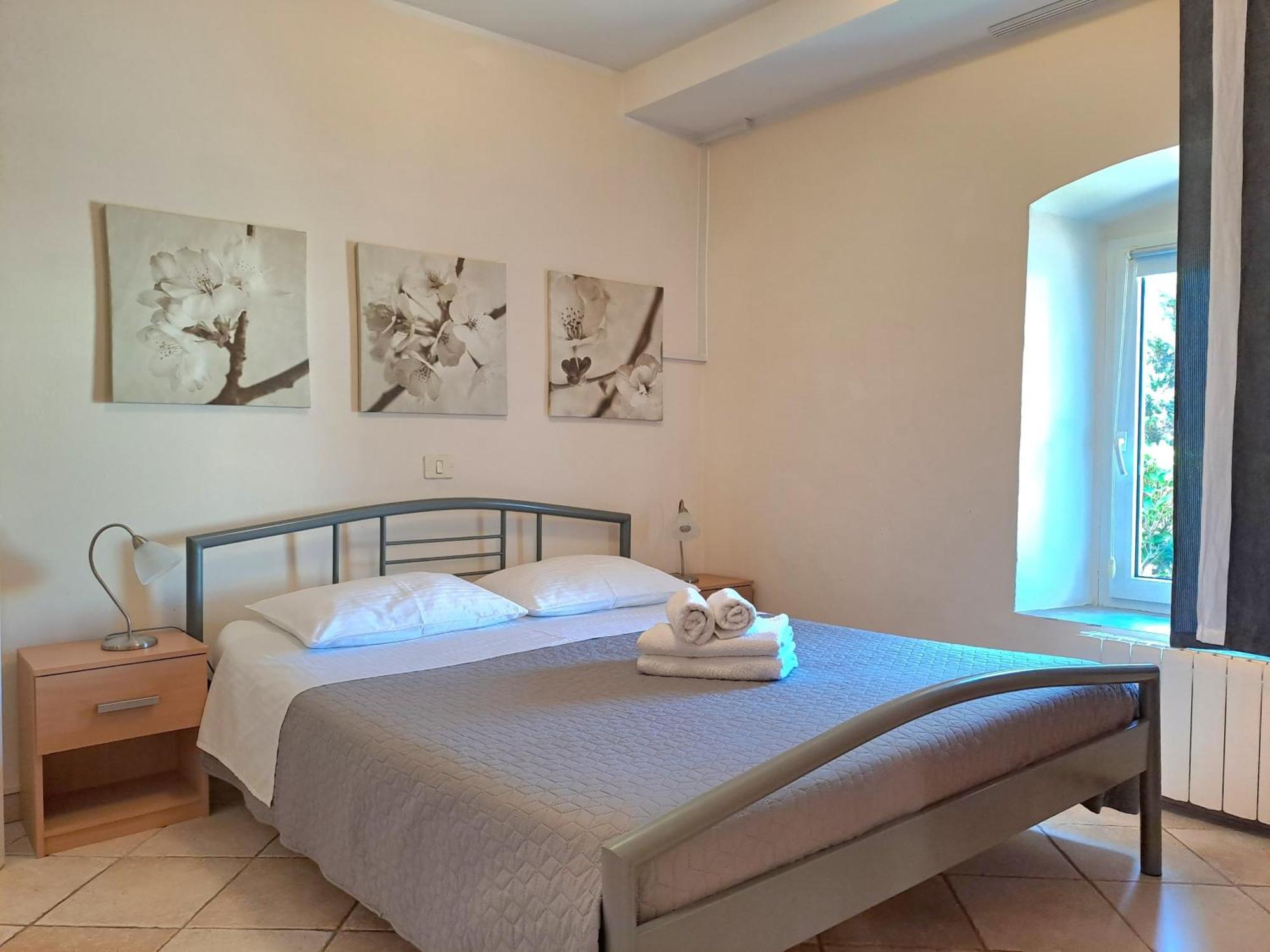 Ivan Apartment *